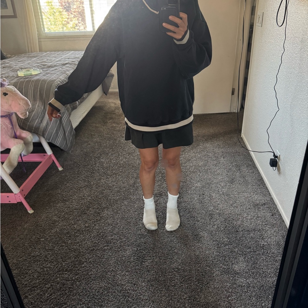Brandy Melville Erica Trimming Pullover - Picture 3 of 3